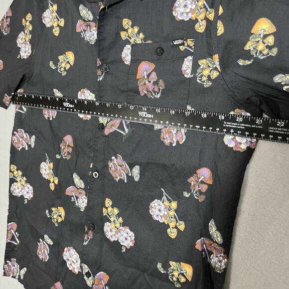 NWT Vans Shirt Mens Small Black Mushrooms Button Up Short Sleeve Skater Grunge - Picture 4 of 9